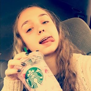 Meet your Posher, Maura